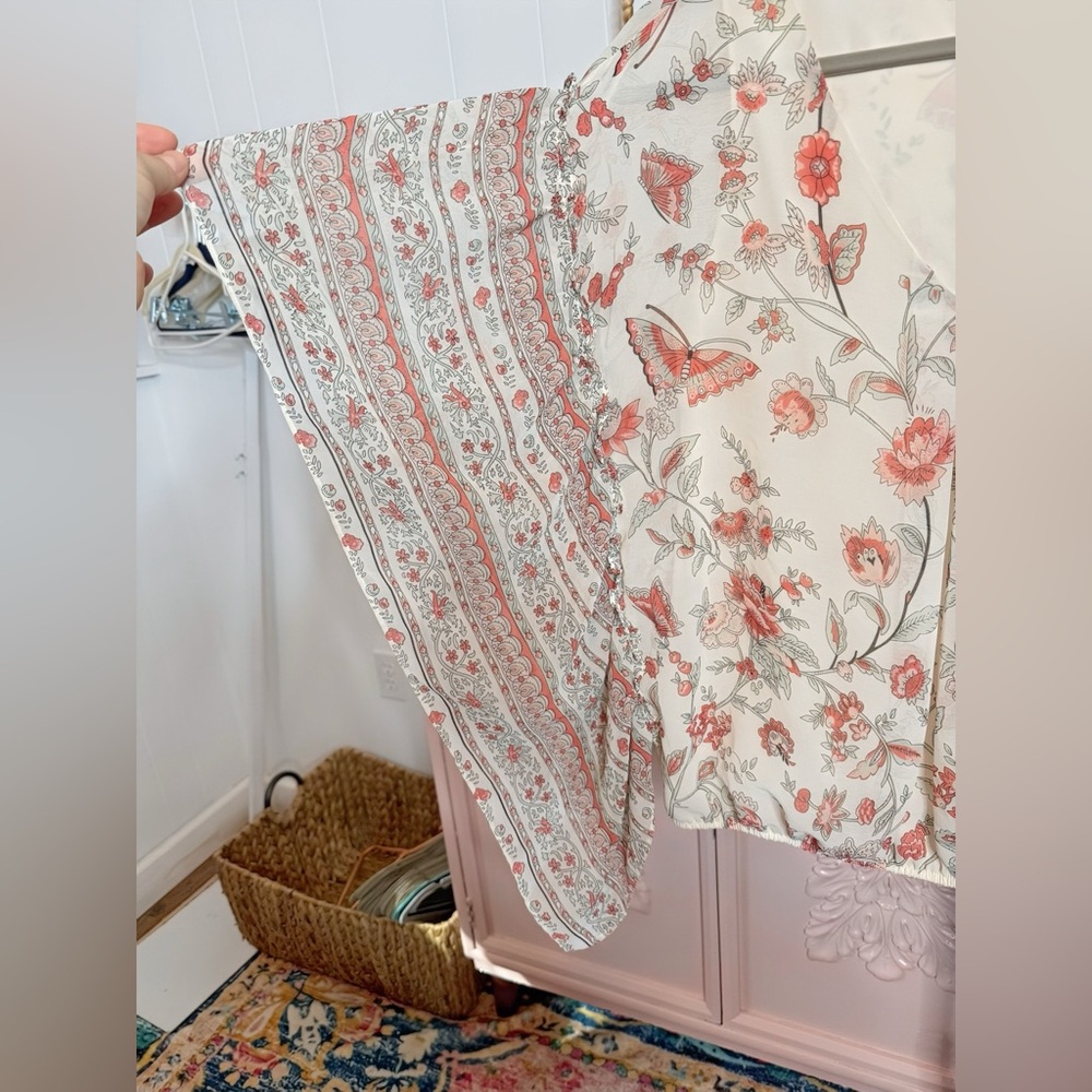 Max Studio XS Red Pink Ivory‎ Butterfly Kimono Blouse. - Picture 3 of 6